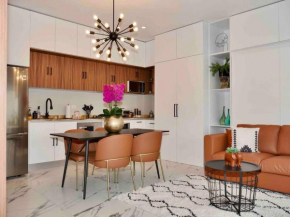 Modern 1 bedroom (Avida Condos) located in Zona Romantica